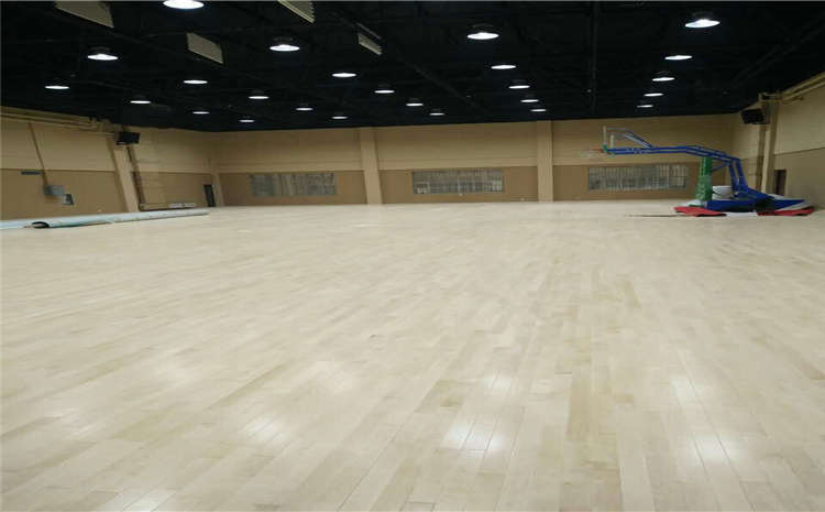 專業的籃球場木地板價格是多少錢？