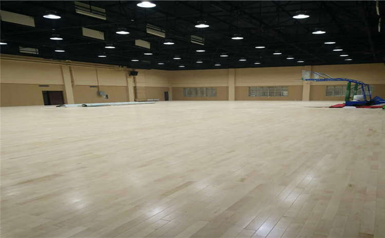 俄勒岡松籃球場木地板怎么翻新