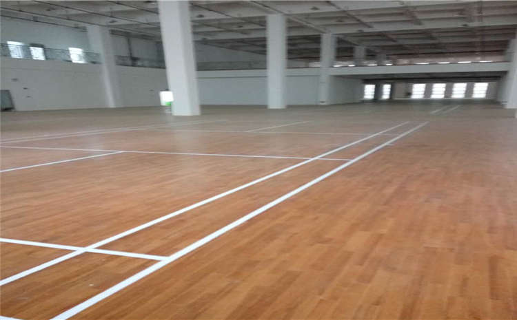 柞木羽毛球館木地板怎么保養(yǎng)？