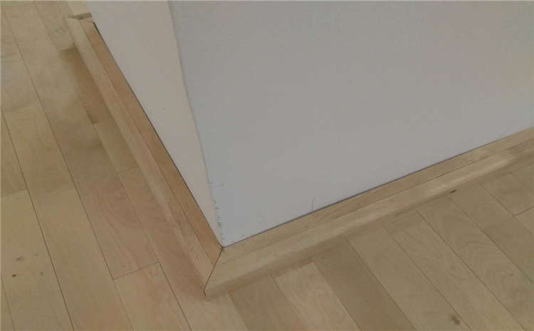 江蘇體育運(yùn)動木地板施工團(tuán)隊