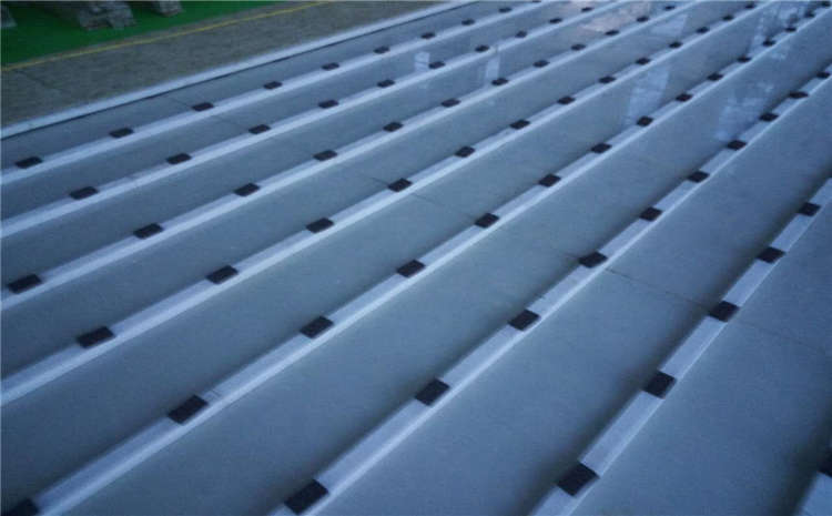 五角楓風雨操場地板翻新施工