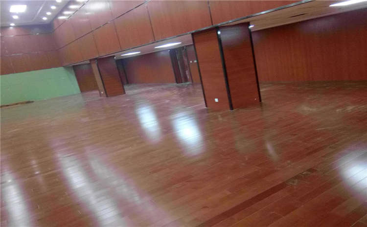 劇院舞臺鋪裝什么材料?