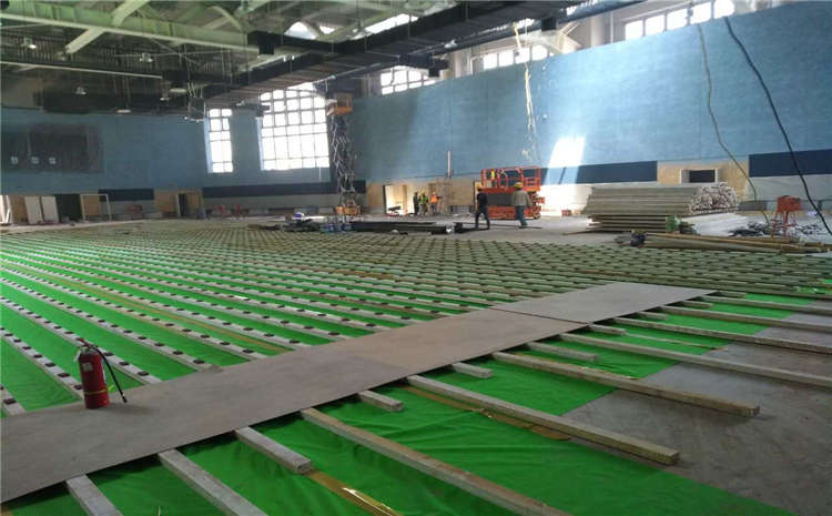 造價是的多少?楓樺木體育木地板