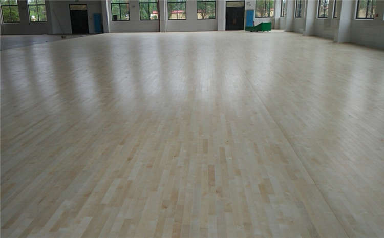 浣撹偛瀹炴湪榪愬姩鍦版澘浠鋒牸