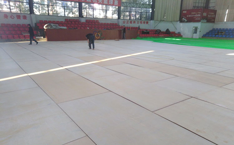 拼接板體育館實(shí)木地板哪個(gè)品牌好？