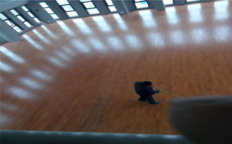 楓木風雨操場運動地板規(guī)格