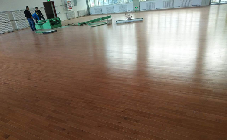 專業的NBA籃球場木地板雙層龍骨結構