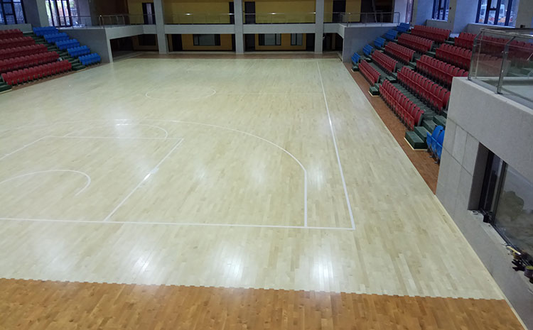 柞木體育館實(shí)木地板價(jià)格是多少錢?