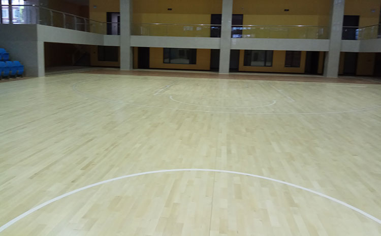 指接板羽毛球館木地板價格是多少錢?