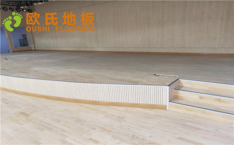 上海豐莊西路綠地小學舞臺木地板案例