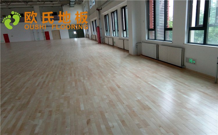 北京順義區趙全營鎮天順小學籃球館木地板圖片