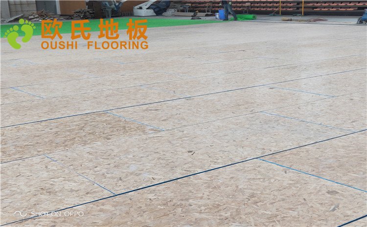 西寧市世紀職業技術學校籃球訓練館木地板圖片