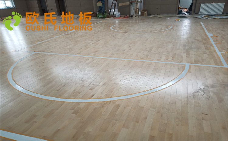 新疆克拉瑪依市獨(dú)山子虹園小區(qū)體育館木地板項(xiàng)目——?dú)W氏實(shí)木運(yùn)動(dòng)地板
