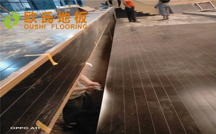 河北廊坊益田同文學(xué)校舞臺木地板項(xiàng)目-歐氏實(shí)木運(yùn)動地板